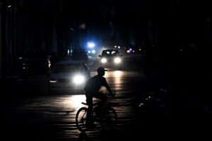 Куба знову без світла: весь острів занурився у темряву