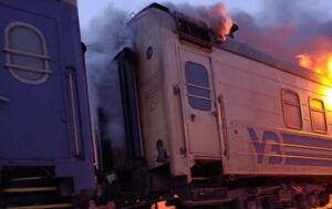 На Одещині дрон РФ поцілив у локомотив пасажирського поїзда
