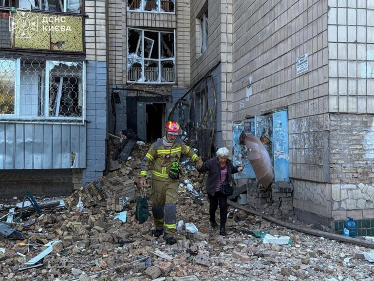 Нічна атака РФ на Київ: число загиблих подвоїлося