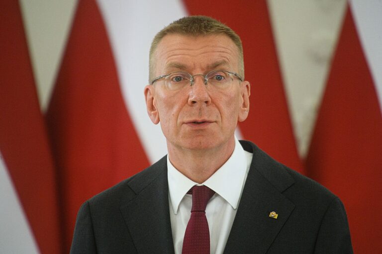 Росія веде гібридну війну в Європі – президент Латвії