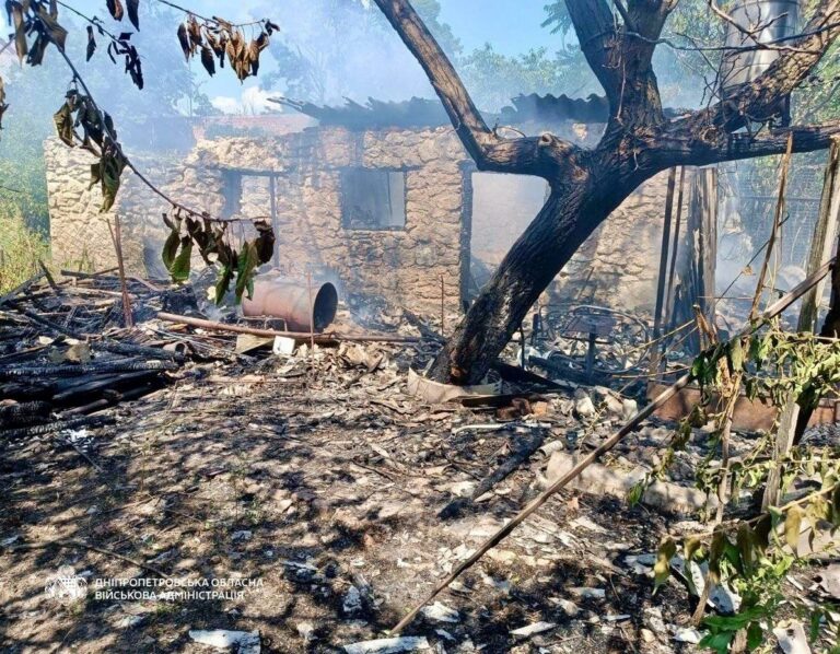 Росіяни вдарили по Нікополю, є загиблий