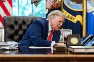 США очистили Ормузьку протоку від мін – Трампа