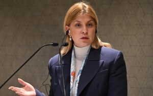 Стефанішину звільнили з посади посла України у США