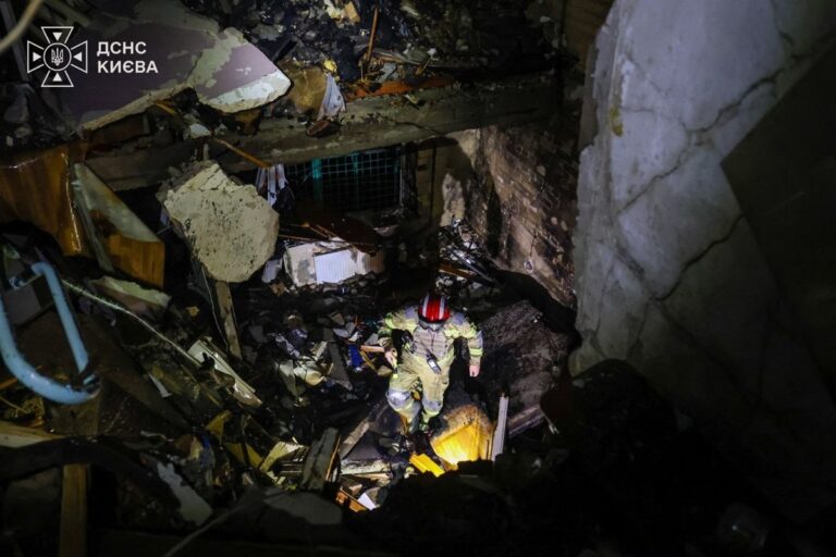 У Києві вже шестеро загиблих після нічної атаки РФ