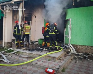 У Львові стався вибух в аптеці, є загиблий