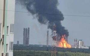 Зупинено найбільший нафтохімічний завод РФ – ЗМІ